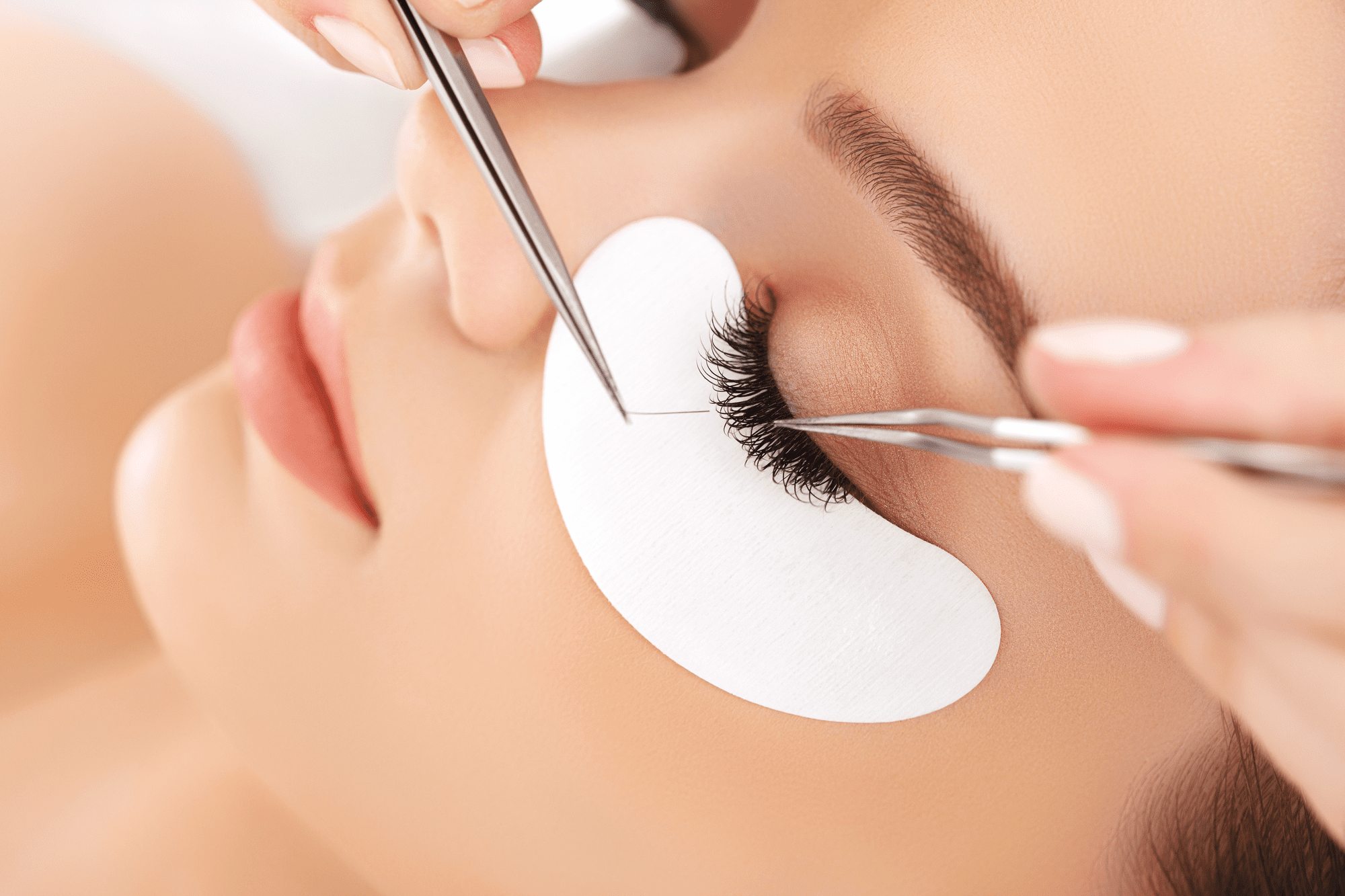 Lash Extensions – The Secret to Thick, Long, and Alluring Lashes